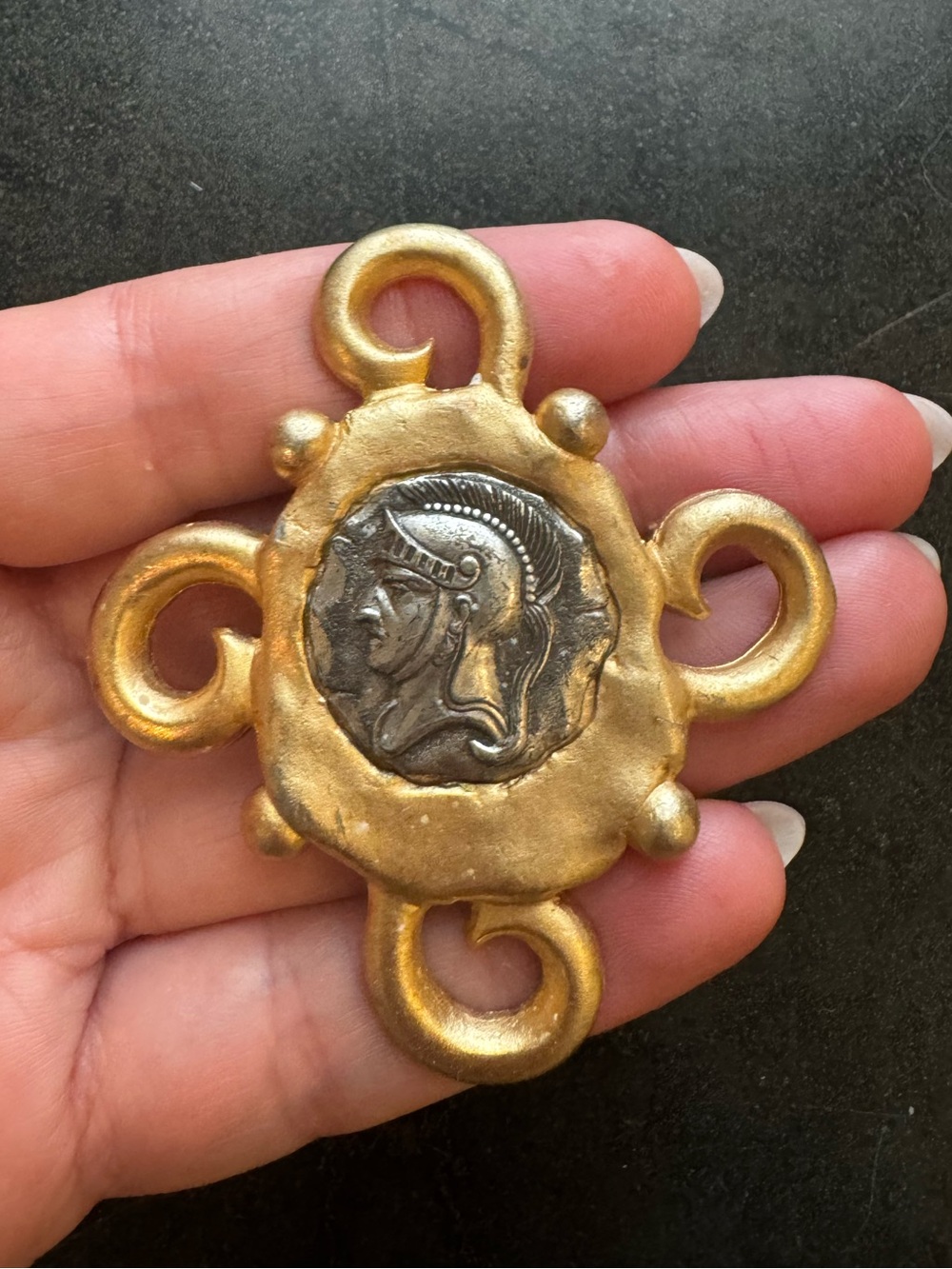 Large Vintage Large Gold Intaglio Roman Solider Cameo Coin Pendant Brooch Pin - Picture 1 of 9